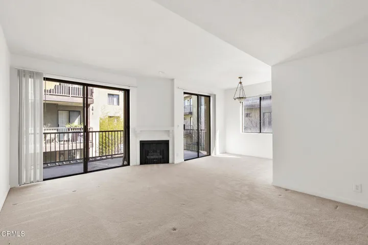 Living Rm Dining Rm 330Cordova-20