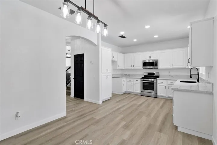 13970 Doria, Victorville, California 92394