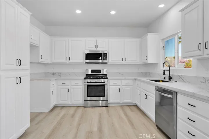 13970 Doria, Victorville, California 92394