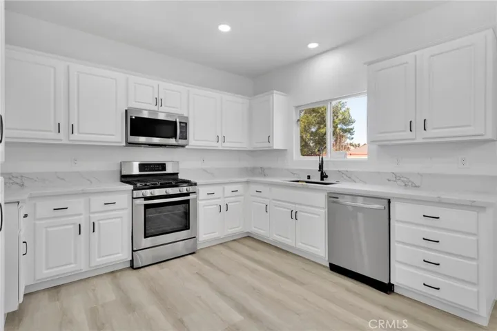 13970 Doria, Victorville, California 92394