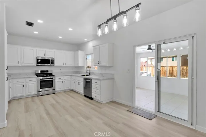 13970 Doria, Victorville, California 92394