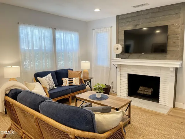 3D32F894-1C6F-49D7-9E38-D4094FD5ABA8