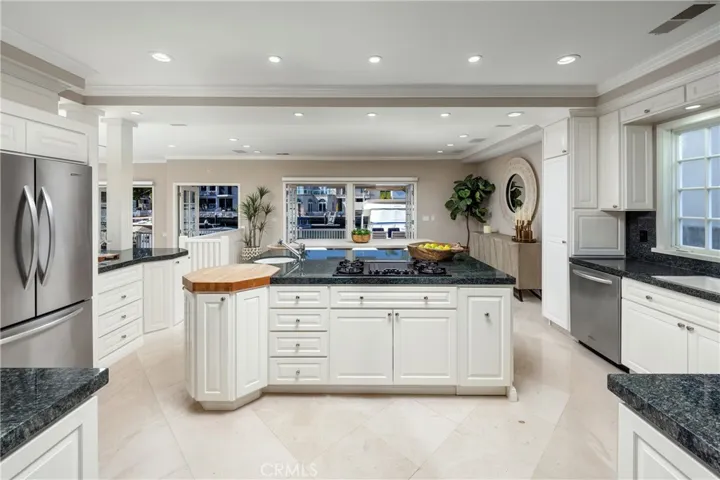 736 Harbor Island Drive, Newport Beach, California 92660