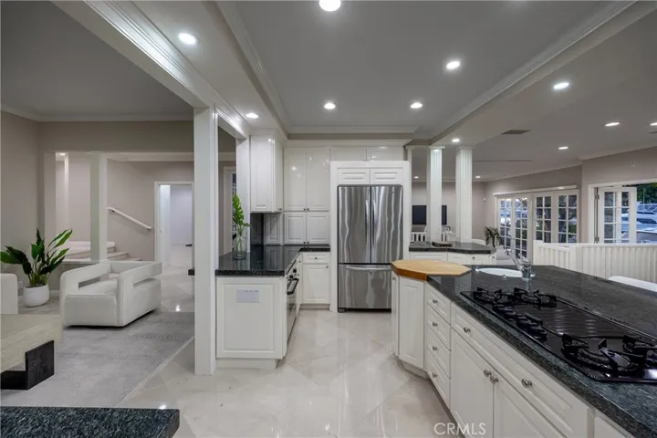736 Harbor Island Drive, Newport Beach, California 92660