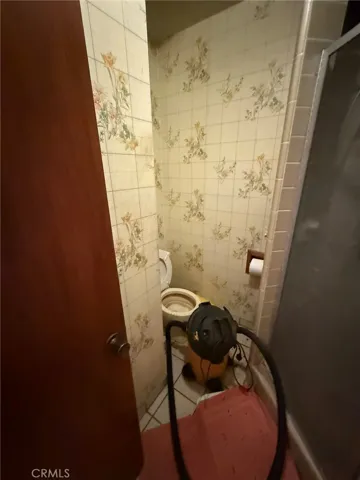 Another view of main bathroom