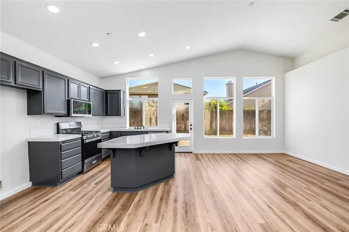 Kitchen/Living area