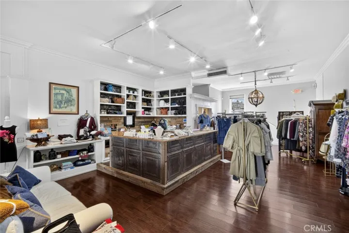 Retail space 1