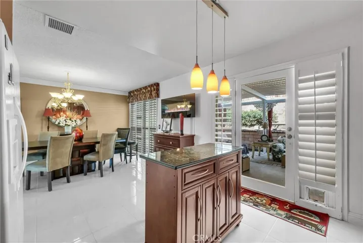 Kitchen & Dining area