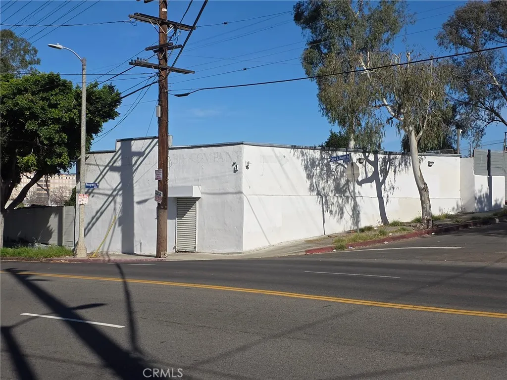 1203 E Cesar E Chavez