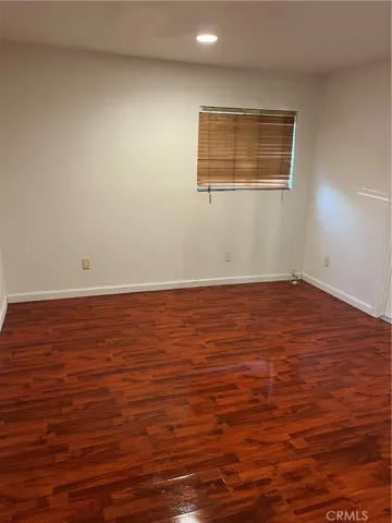 BEDROOM (DOWNSTAIRS)