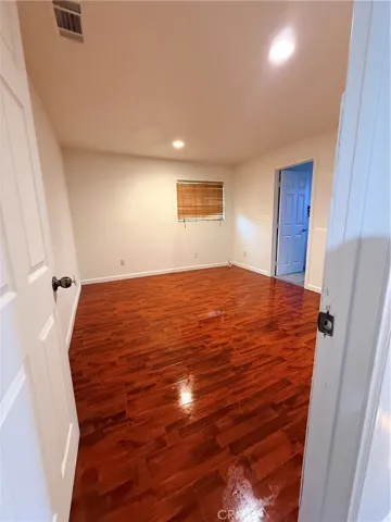 BEDROOM (DOWNSTAIRS)