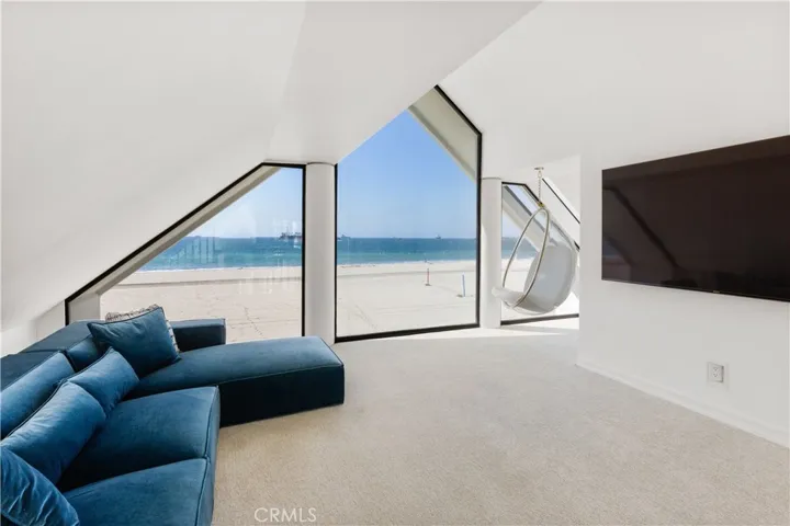 5537 E Seaside Walk, Long Beach, California 90803