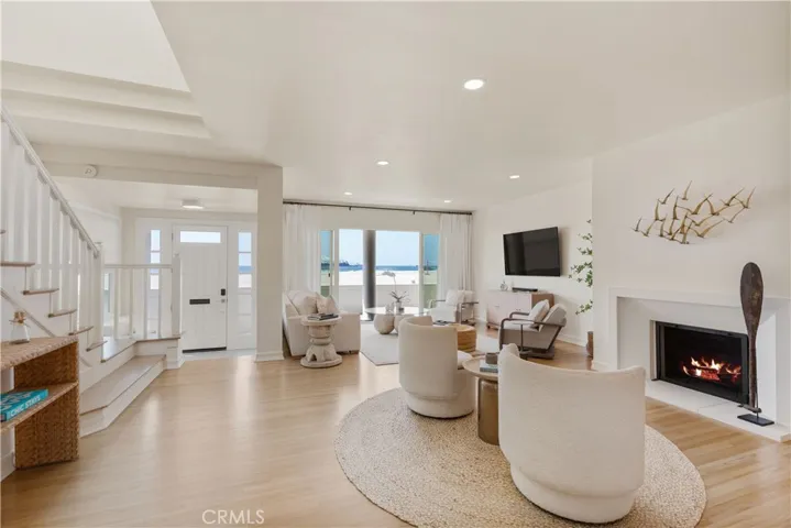 5537 E Seaside Walk, Long Beach, California 90803