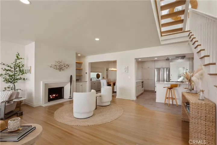 5537 E Seaside Walk, Long Beach, California 90803