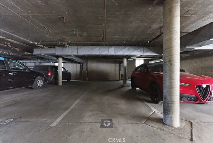 2 tandem parking spaces