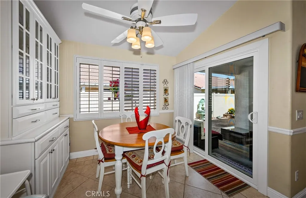 breakfast area