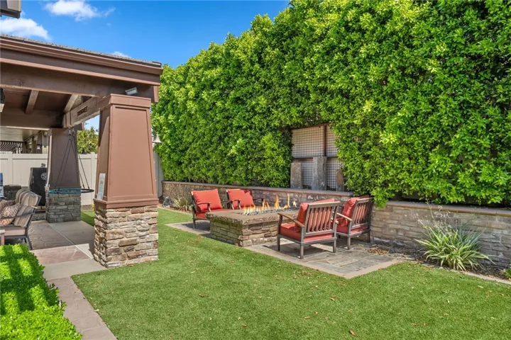 Firepit and sitting atre