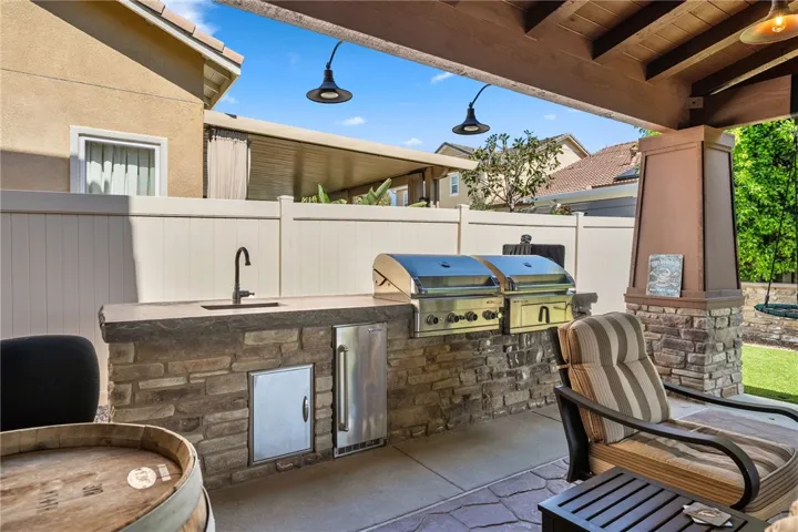 Outdoor Kitchen with grill sink and refrigerator