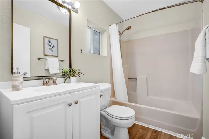 Rear Unit Bath