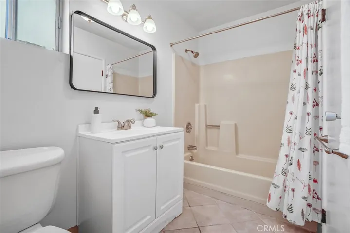 Rear Unit Bath