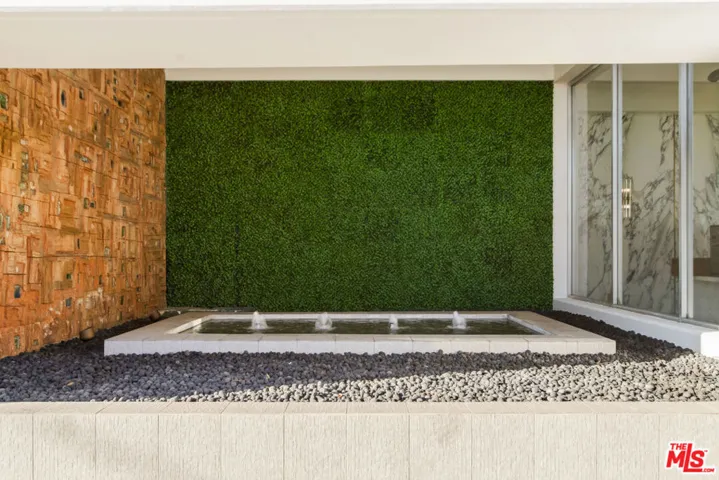 8787 Shoreham Drive 105, West Hollywood, California 90069
