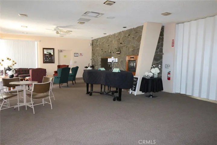 Friendly Valley Piano Lounge
