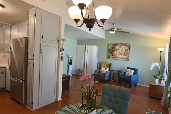 19208 Avenue Of The Oaks J, Newhall, California 91321 — photo 4
