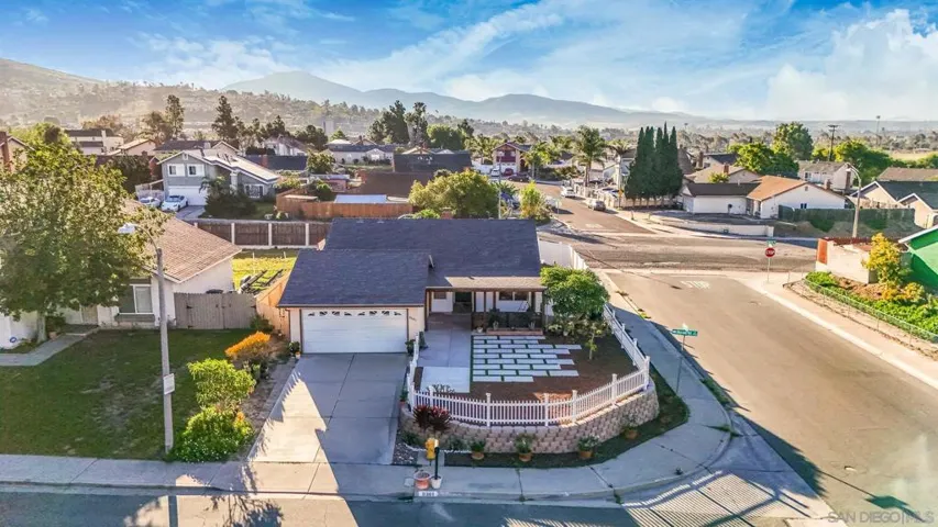 https://zimg.paragon.ice.com/ParagonImages/Property/PA/SDMLS/260005880/44/3072/2304/9ec0cd37f18ab2b9c0ed5b8a4dc43970/3/a958cc58e618cb186a49452212d98876/260005880-ad820502-c18a-4a07-8375-9ca591dd6c1c.JPG