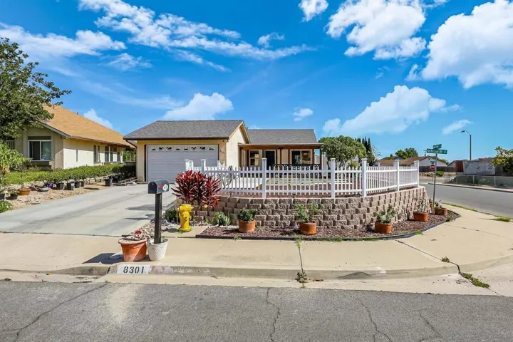 https://zimg.paragon.ice.com/ParagonImages/Property/PA/SDMLS/260005880/36/3072/2304/9e8cdd1dbfff723c7630bb60c59be405/3/a958cc58e618cb186a49452212d98876/260005880-43c9dc28-b57a-47ff-935a-03d7b03a79df.JPG