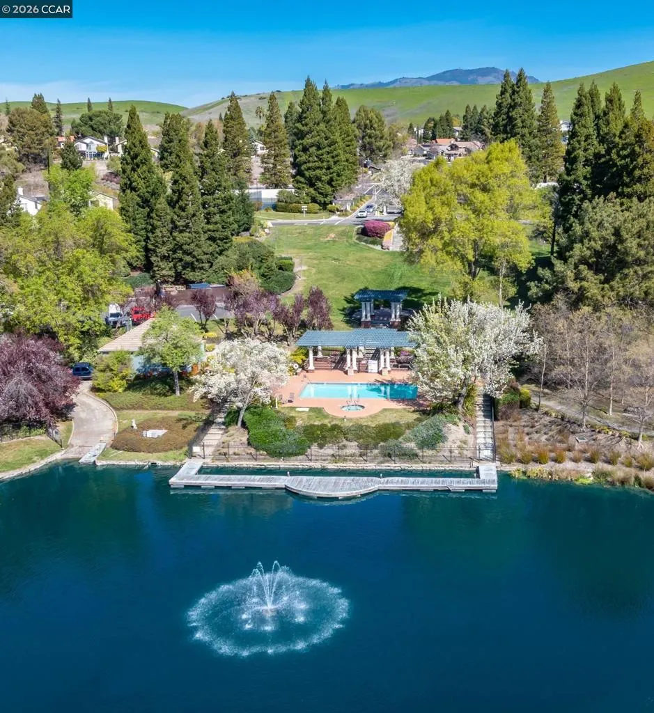 Overhead view of main pool & fountain in lake