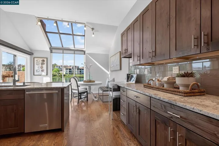 Bright sunny kitchen & nook