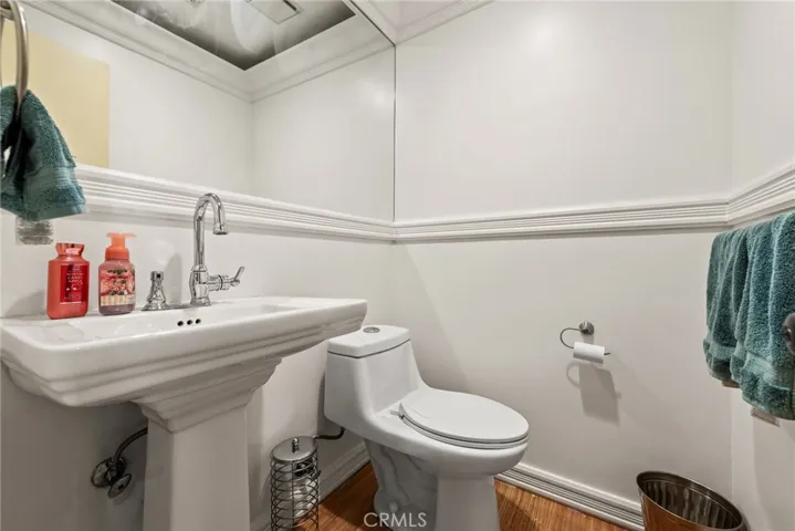 Guest 1/2 bath