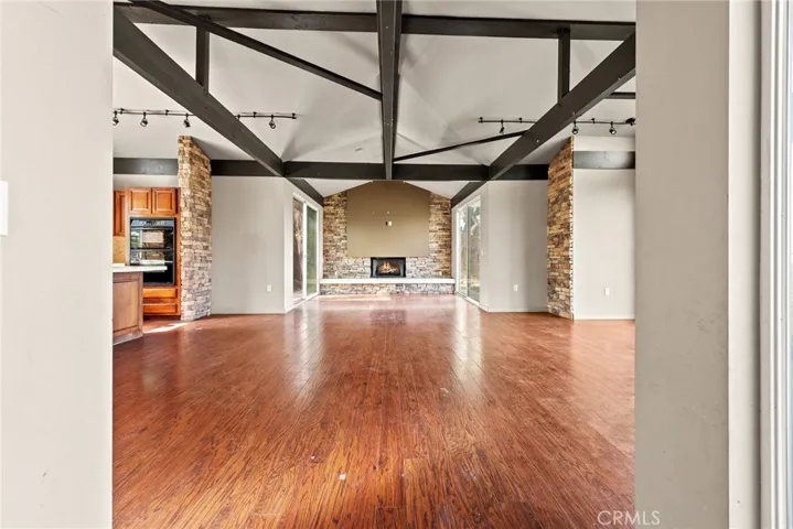 Large ADU with 1195 sq. ft.
