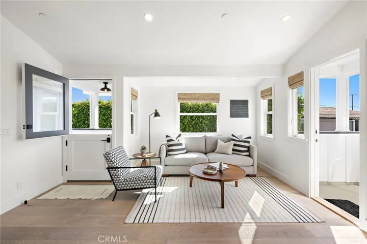 The most charming, free standing ADU Cottage in North Laguna. Easy walk to Beaches and downtown Laguna Beach