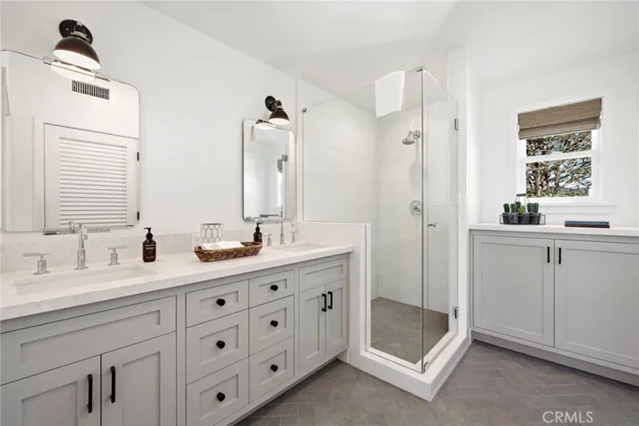 Spacious bathroom with private toilet/water closet