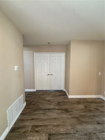 Main level Junior Suite entry