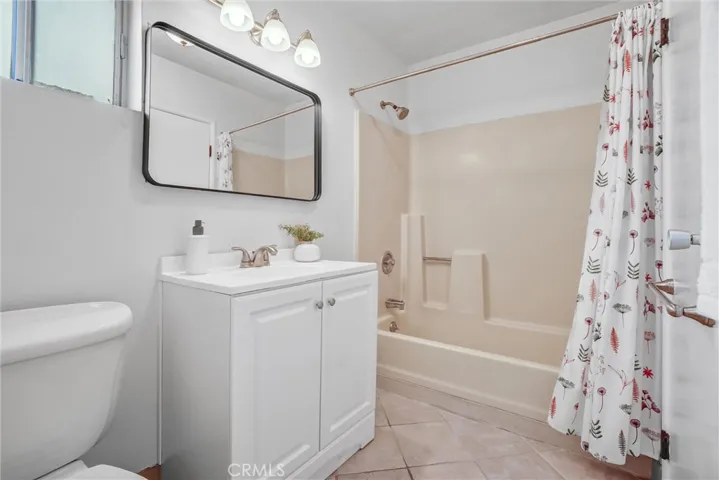 Rear Unit Bath