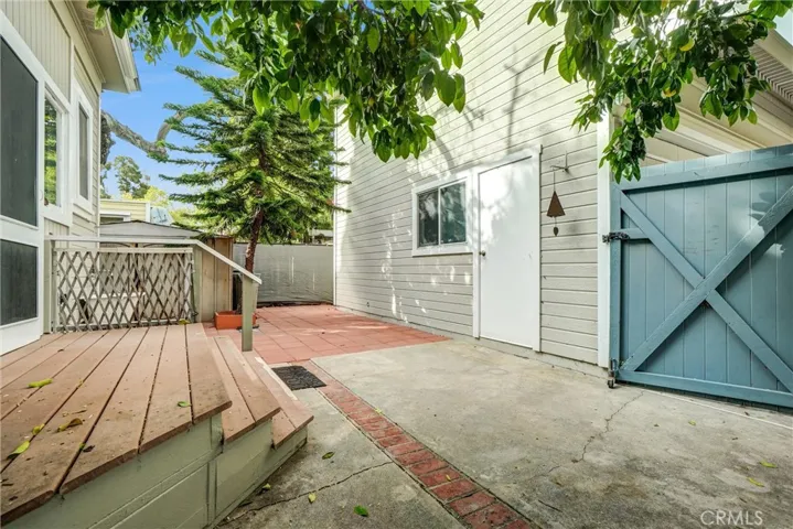 Front Unit Rear Yard