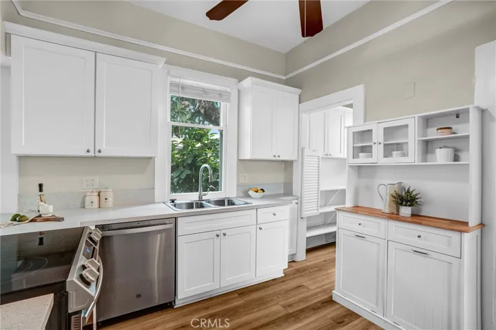 Front Unit Kitchen