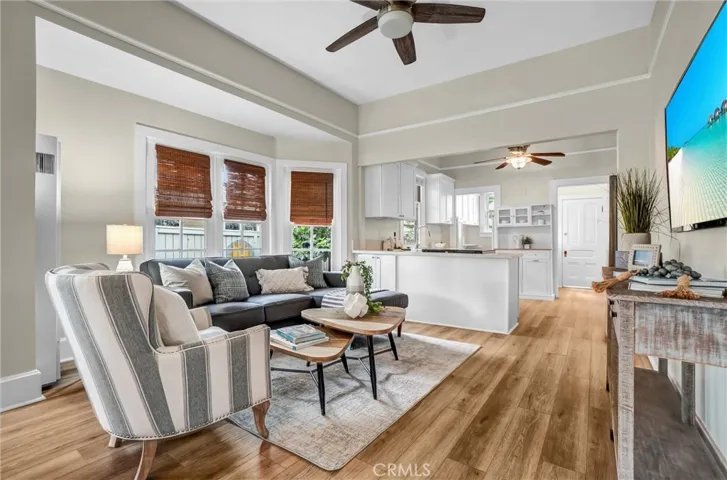 Front unit living and dining area