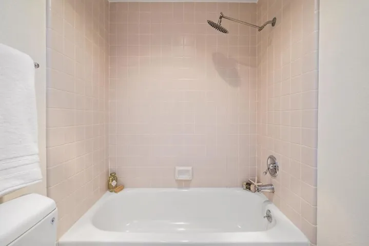 4159 El Camino Way B, Palo Alto, California 94306