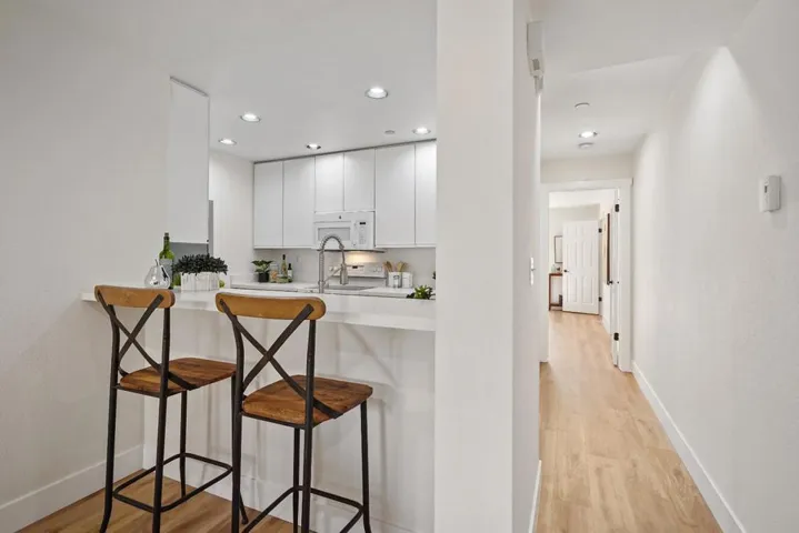 4159 El Camino Way B, Palo Alto, California 94306
