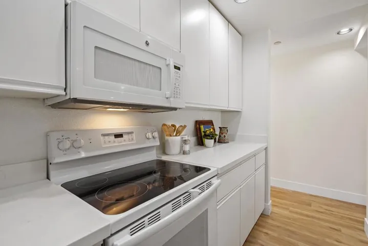 4159 El Camino Way B, Palo Alto, California 94306