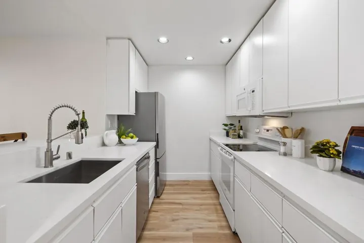 4159 El Camino Way B, Palo Alto, California 94306