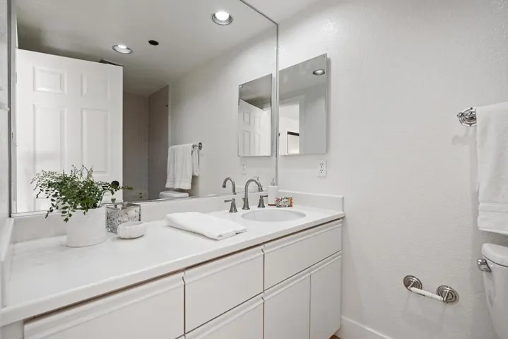 4159 El Camino Way B, Palo Alto, California 94306