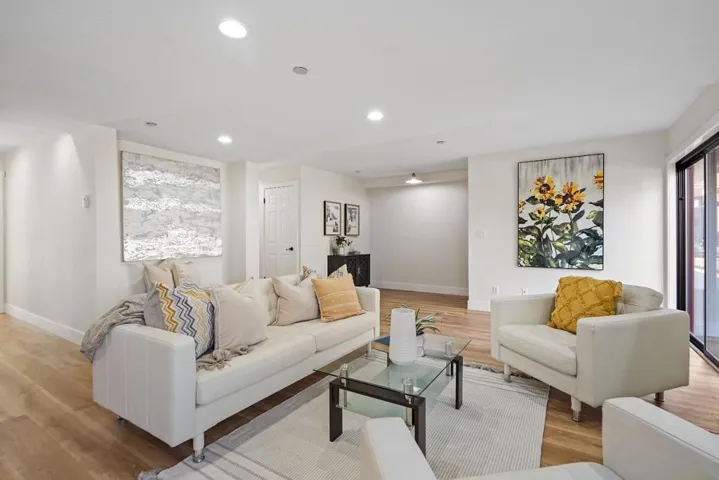 4159 El Camino Way B, Palo Alto, California 94306