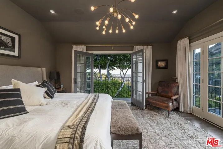 7171 Chelan Way, Los Angeles, California 90068