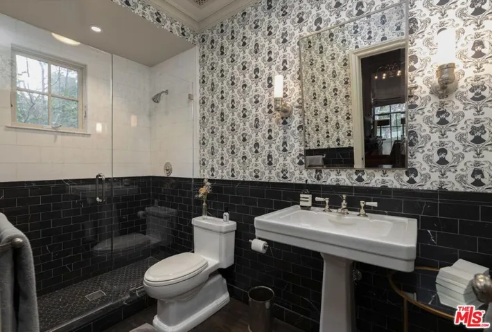 7171 Chelan Way, Los Angeles, California 90068