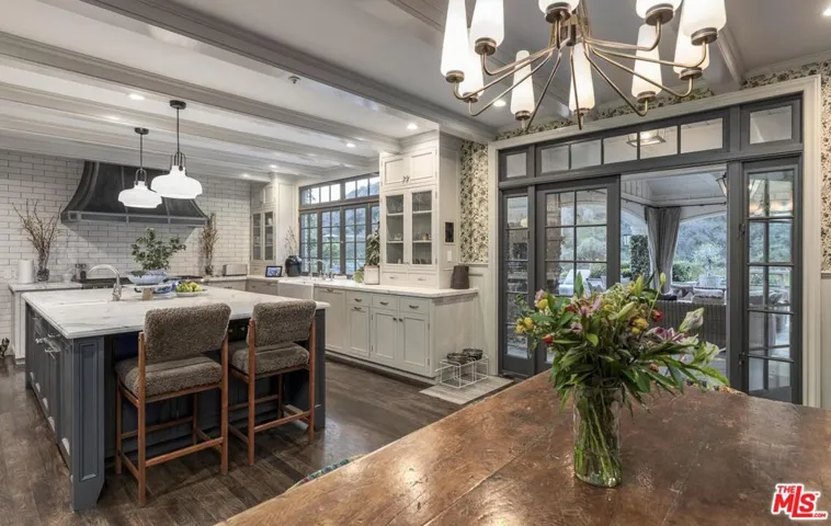 7171 Chelan Way, Los Angeles, California 90068