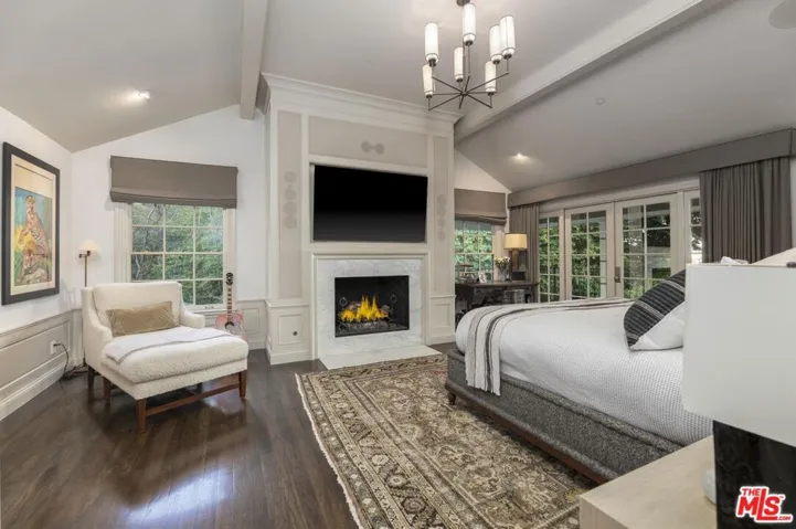 7171 Chelan Way, Los Angeles, California 90068